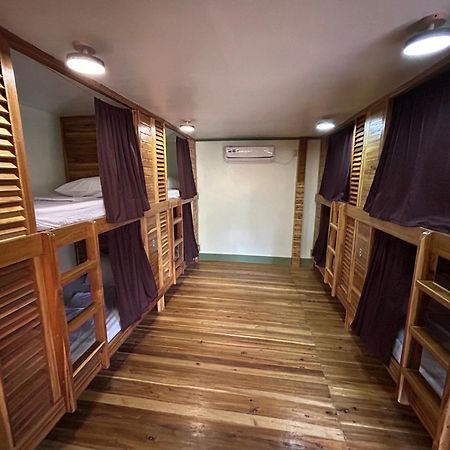 Islanders Hostel Port Barton 圣维森特 外观 照片